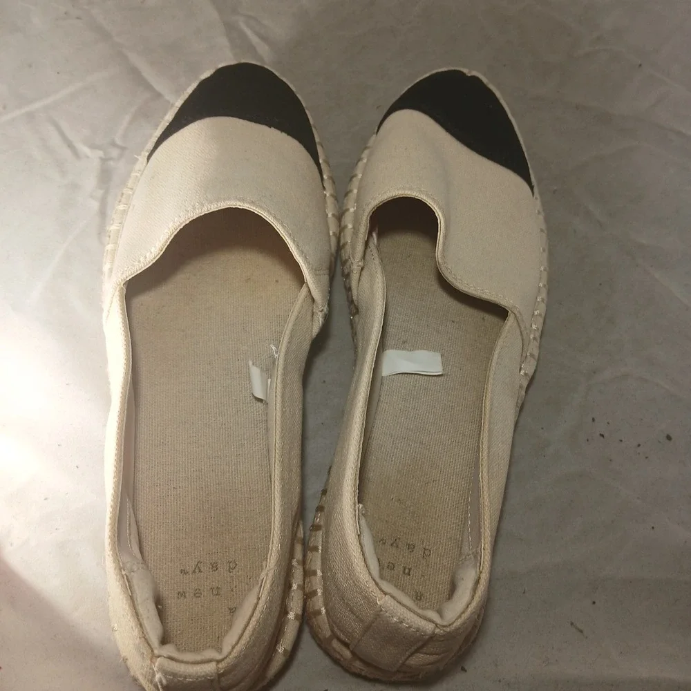 A New Day Womens Cream Black Cap Toe Canvas Espadrille Flats Size 8‎